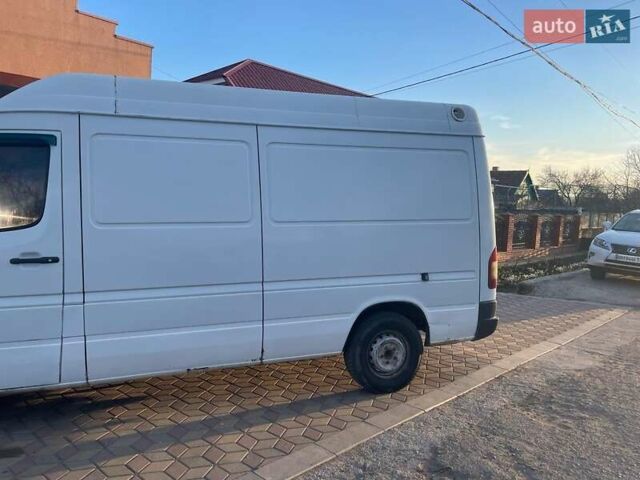 Белый Мерседес Sprinter, объемом двигателя 2.2 л и пробегом 500 тыс. км за 5800 $, фото 5 на Automoto.ua
