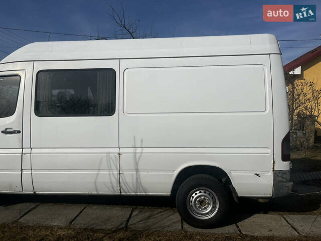 Белый Мерседес Sprinter, объемом двигателя 2.2 л и пробегом 460 тыс. км за 7200 $, фото 4 на Automoto.ua