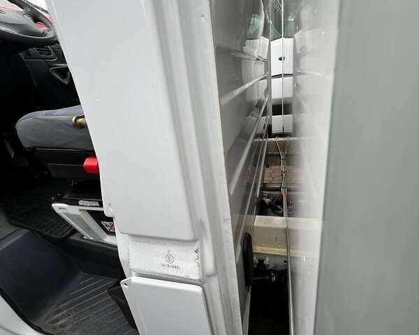 Белый Мерседес Sprinter, объемом двигателя 2.69 л и пробегом 85 тыс. км за 24400 $, фото 12 на Automoto.ua