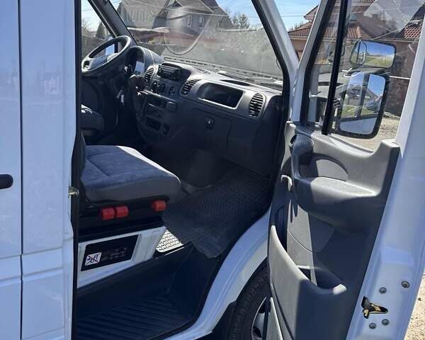 Белый Мерседес Sprinter, объемом двигателя 2.7 л и пробегом 260 тыс. км за 20900 $, фото 20 на Automoto.ua