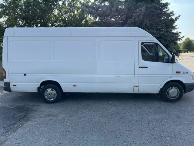 Белый Мерседес Sprinter, объемом двигателя 0 л и пробегом 320 тыс. км за 7700 $, фото 1 на Automoto.ua