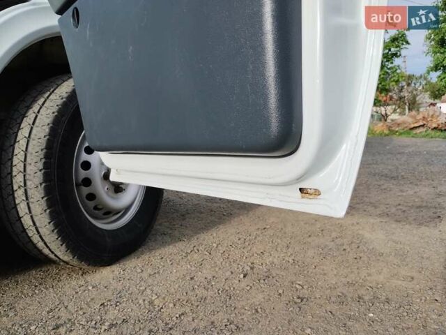 Белый Мерседес Sprinter, объемом двигателя 2.7 л и пробегом 357 тыс. км за 14850 $, фото 33 на Automoto.ua