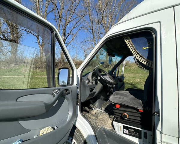 Білий Мерседес Sprinter, об'ємом двигуна 2.2 л та пробігом 639 тис. км за 8500 $, фото 4 на Automoto.ua