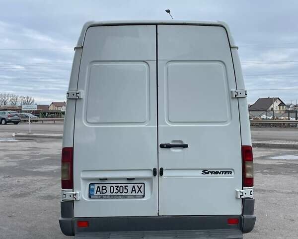 Белый Мерседес Sprinter, объемом двигателя 2.2 л и пробегом 515 тыс. км за 6499 $, фото 11 на Automoto.ua