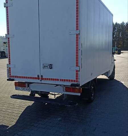 Белый Мерседес Sprinter, объемом двигателя 2.69 л и пробегом 485 тыс. км за 10950 $, фото 5 на Automoto.ua