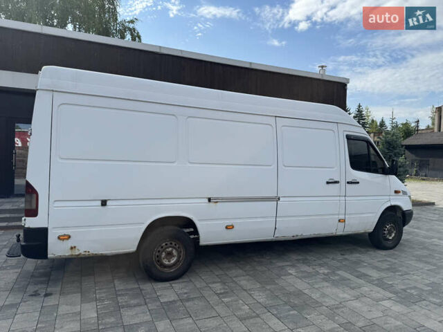 Белый Мерседес Sprinter, объемом двигателя 2.2 л и пробегом 515 тыс. км за 8800 $, фото 6 на Automoto.ua