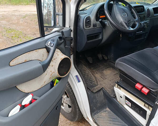 Белый Мерседес Sprinter, объемом двигателя 2.15 л и пробегом 487 тыс. км за 6900 $, фото 11 на Automoto.ua