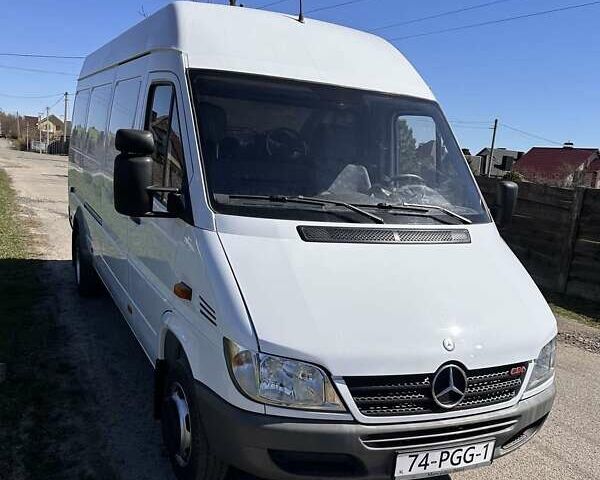 Белый Мерседес Sprinter, объемом двигателя 2.7 л и пробегом 260 тыс. км за 20900 $, фото 1 на Automoto.ua