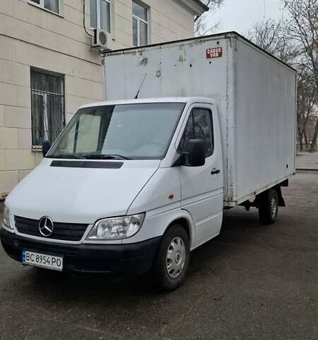 Белый Мерседес Sprinter, объемом двигателя 2.69 л и пробегом 370 тыс. км за 7500 $, фото 1 на Automoto.ua