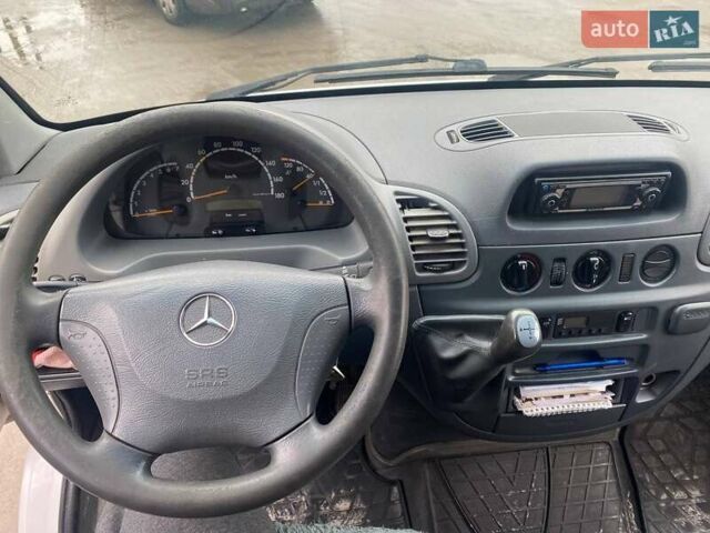 Белый Мерседес Sprinter, объемом двигателя 2.7 л и пробегом 391 тыс. км за 9500 $, фото 6 на Automoto.ua