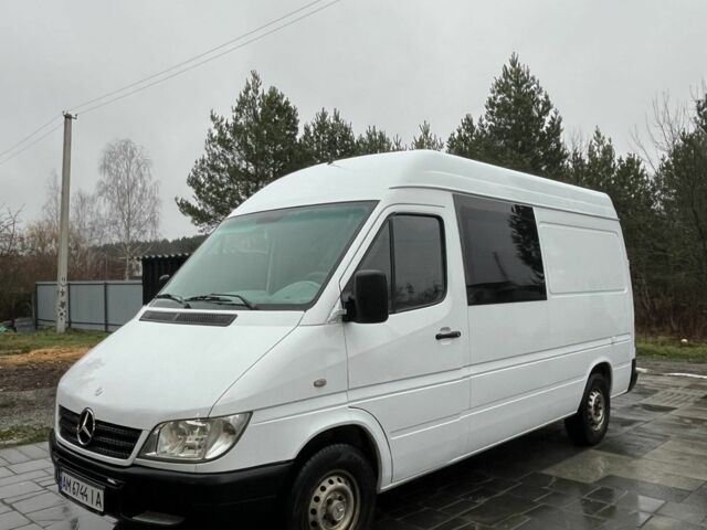 Белый Мерседес Sprinter, объемом двигателя 2.1 л и пробегом 393 тыс. км за 7800 $, фото 2 на Automoto.ua