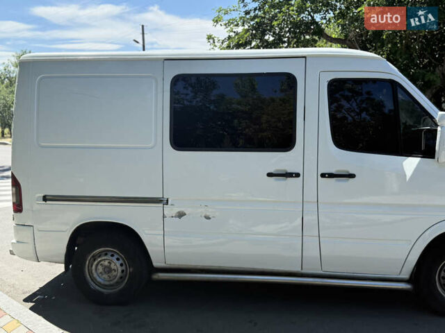 Белый Мерседес Sprinter, объемом двигателя 2.15 л и пробегом 578 тыс. км за 6800 $, фото 6 на Automoto.ua