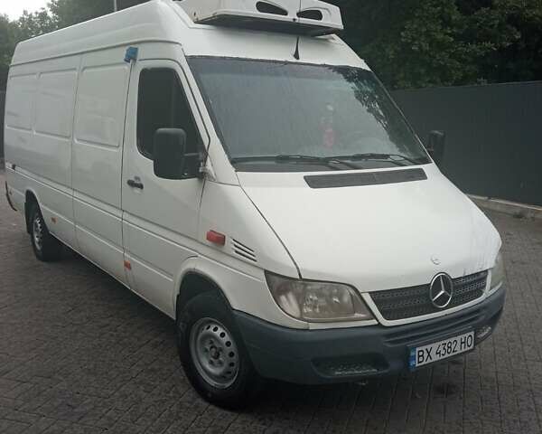 Белый Мерседес Sprinter, объемом двигателя 2.15 л и пробегом 812 тыс. км за 6200 $, фото 18 на Automoto.ua