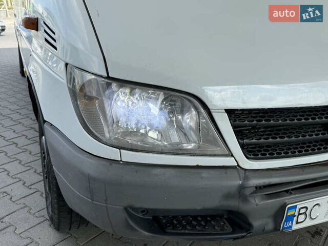 Белый Мерседес Sprinter, объемом двигателя 2.15 л и пробегом 931 тыс. км за 7400 $, фото 5 на Automoto.ua