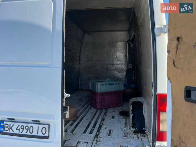Белый Мерседес Sprinter, объемом двигателя 2.15 л и пробегом 300 тыс. км за 8000 $, фото 8 на Automoto.ua