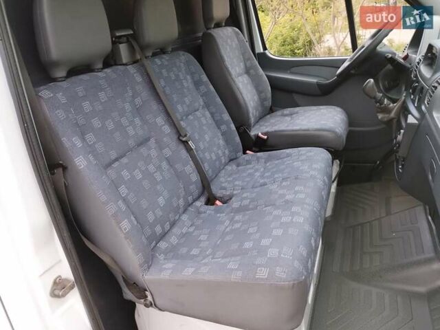Белый Мерседес Sprinter, объемом двигателя 2.7 л и пробегом 357 тыс. км за 14850 $, фото 27 на Automoto.ua