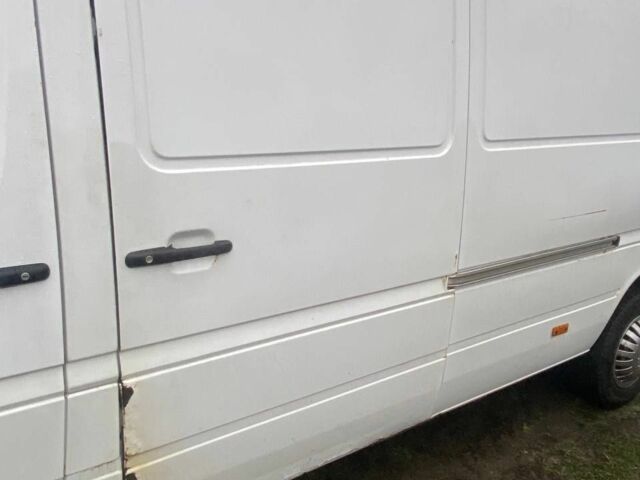 Белый Мерседес Sprinter, объемом двигателя 0 л и пробегом 320 тыс. км за 7700 $, фото 4 на Automoto.ua