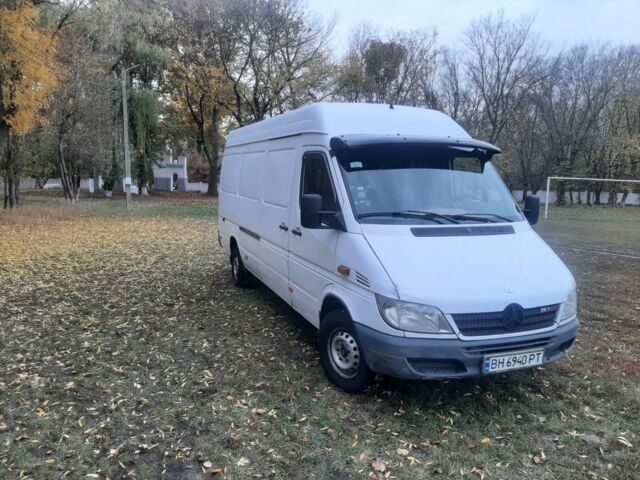Белый Мерседес Sprinter, объемом двигателя 2.1 л и пробегом 804 тыс. км за 8500 $, фото 1 на Automoto.ua