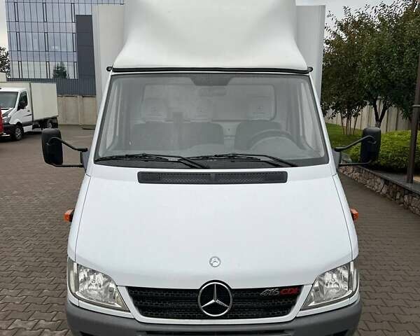 Белый Мерседес Sprinter, объемом двигателя 2.69 л и пробегом 85 тыс. км за 24400 $, фото 3 на Automoto.ua