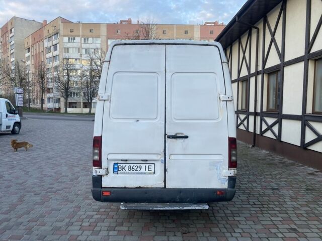 Белый Мерседес Sprinter, объемом двигателя 0.21 л и пробегом 210 тыс. км за 6500 $, фото 3 на Automoto.ua