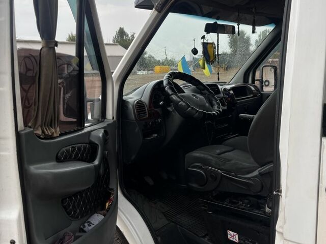 Білий Мерседес Sprinter, об'ємом двигуна 2.2 л та пробігом 600 тис. км за 7000 $, фото 5 на Automoto.ua