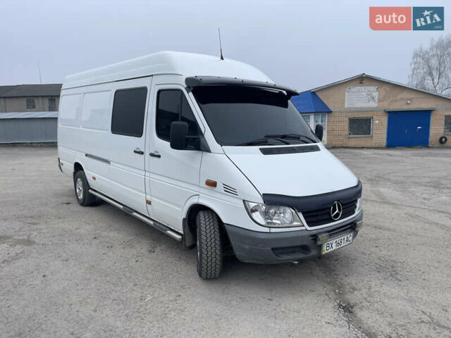 Белый Мерседес Sprinter, объемом двигателя 2.15 л и пробегом 498 тыс. км за 10700 $, фото 1 на Automoto.ua