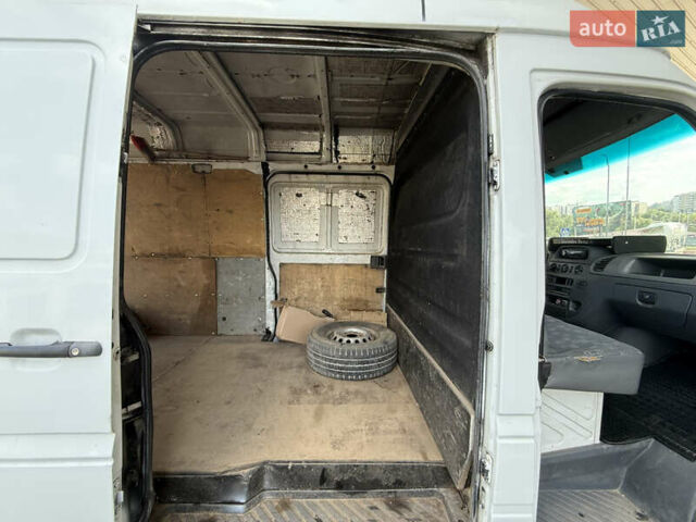 Белый Мерседес Sprinter, объемом двигателя 2.15 л и пробегом 480 тыс. км за 7600 $, фото 16 на Automoto.ua