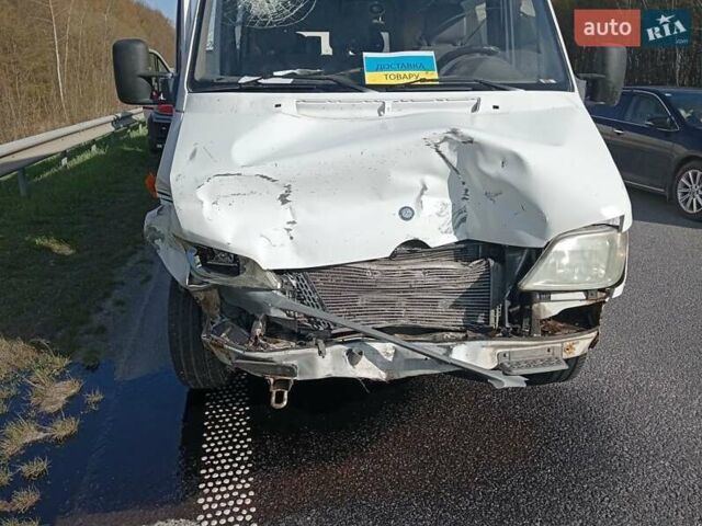 Білий Мерседес Sprinter, об'ємом двигуна 2.1 л та пробігом 430 тис. км за 5000 $, фото 4 на Automoto.ua