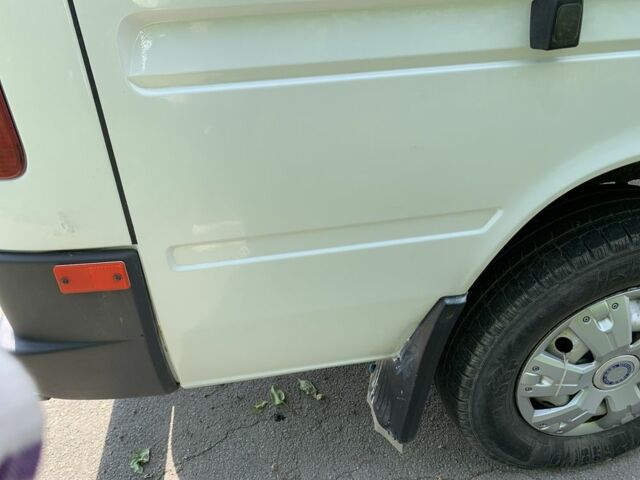 Белый Мерседес Sprinter, объемом двигателя 2.2 л и пробегом 500 тыс. км за 9200 $, фото 3 на Automoto.ua