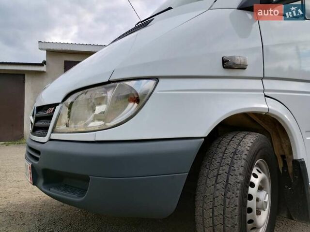 Белый Мерседес Sprinter, объемом двигателя 2.7 л и пробегом 357 тыс. км за 14850 $, фото 51 на Automoto.ua