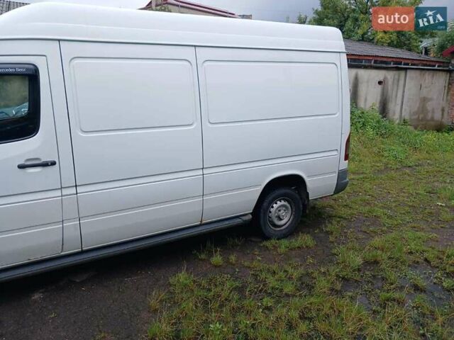 Белый Мерседес Sprinter, объемом двигателя 2.2 л и пробегом 660 тыс. км за 8650 $, фото 7 на Automoto.ua