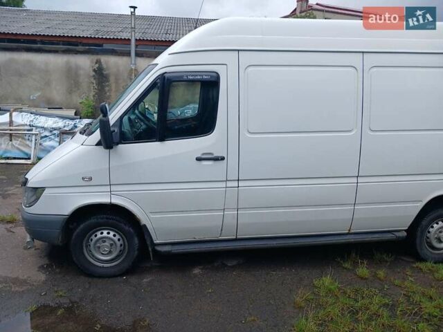 Белый Мерседес Sprinter, объемом двигателя 2.2 л и пробегом 660 тыс. км за 8650 $, фото 6 на Automoto.ua