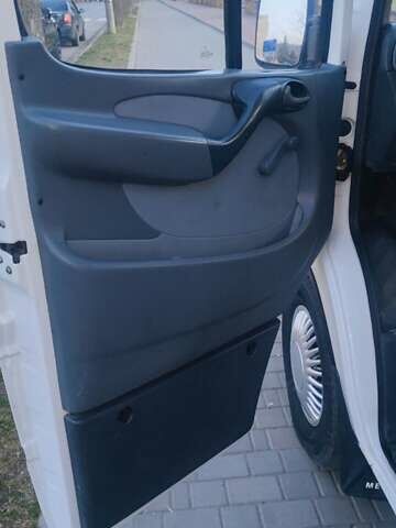 Белый Мерседес Sprinter, объемом двигателя 2.15 л и пробегом 264 тыс. км за 8500 $, фото 9 на Automoto.ua