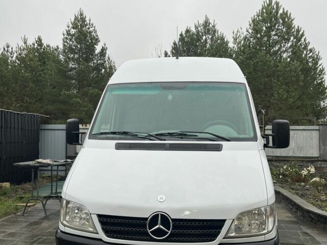 Белый Мерседес Sprinter, объемом двигателя 2.1 л и пробегом 393 тыс. км за 7800 $, фото 5 на Automoto.ua