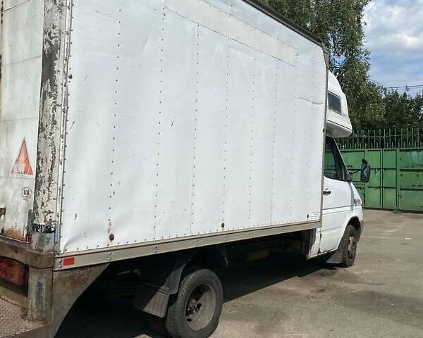 Белый Мерседес Sprinter, объемом двигателя 2.7 л и пробегом 400 тыс. км за 8500 $, фото 5 на Automoto.ua