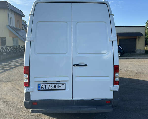 Белый Мерседес Sprinter, объемом двигателя 2.15 л и пробегом 500 тыс. км за 8700 $, фото 4 на Automoto.ua
