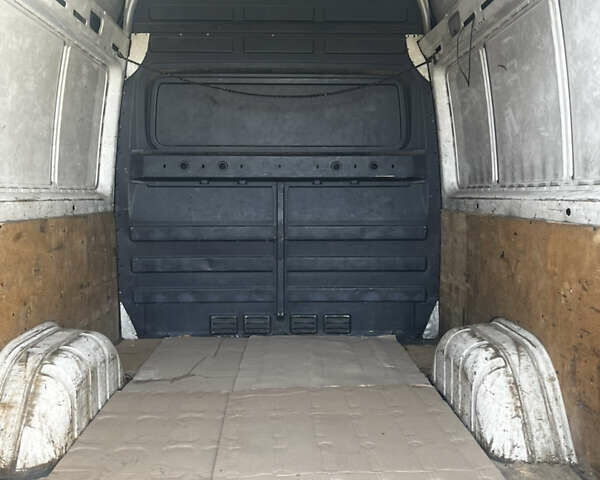 Белый Мерседес Sprinter, объемом двигателя 2.2 л и пробегом 460 тыс. км за 7200 $, фото 8 на Automoto.ua