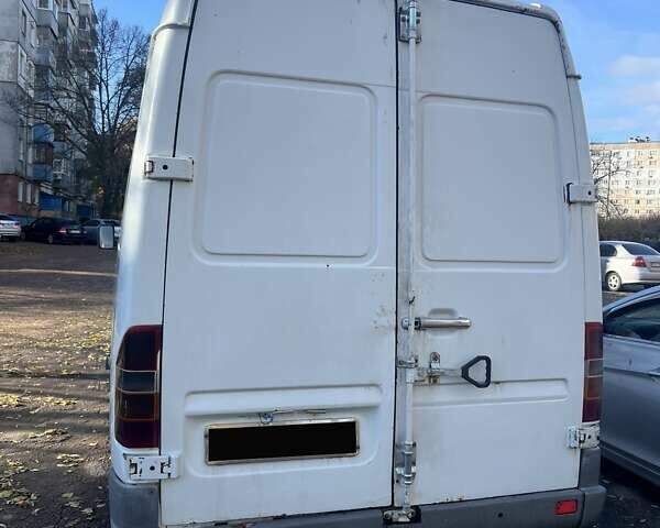 Белый Мерседес Sprinter, объемом двигателя 2.15 л и пробегом 400 тыс. км за 7500 $, фото 3 на Automoto.ua