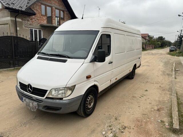 Белый Мерседес Sprinter, объемом двигателя 2.2 л и пробегом 500 тыс. км за 3300 $, фото 1 на Automoto.ua