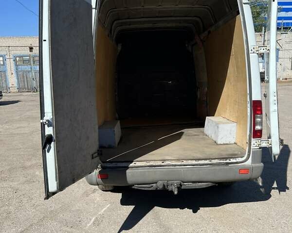 Белый Мерседес Sprinter, объемом двигателя 2.69 л и пробегом 755 тыс. км за 9000 $, фото 25 на Automoto.ua