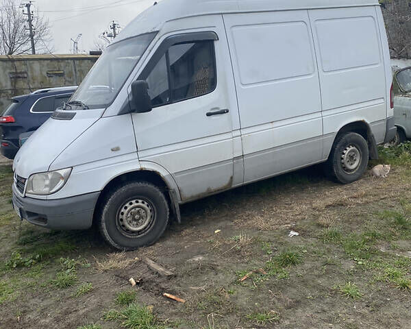 Белый Мерседес Sprinter, объемом двигателя 2.5 л и пробегом 417 тыс. км за 6100 $, фото 1 на Automoto.ua