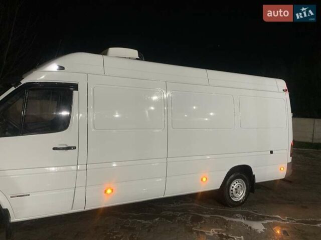 Белый Мерседес Sprinter, объемом двигателя 2.5 л и пробегом 214 тыс. км за 12000 $, фото 2 на Automoto.ua