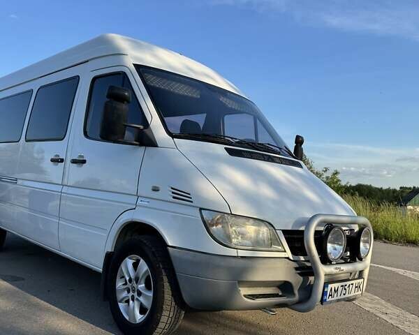 Белый Мерседес Sprinter, объемом двигателя 2.1 л и пробегом 225 тыс. км за 11950 $, фото 16 на Automoto.ua