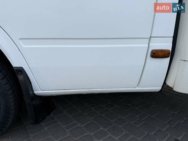 Белый Мерседес Sprinter, объемом двигателя 2.7 л и пробегом 444 тыс. км за 12369 $, фото 7 на Automoto.ua