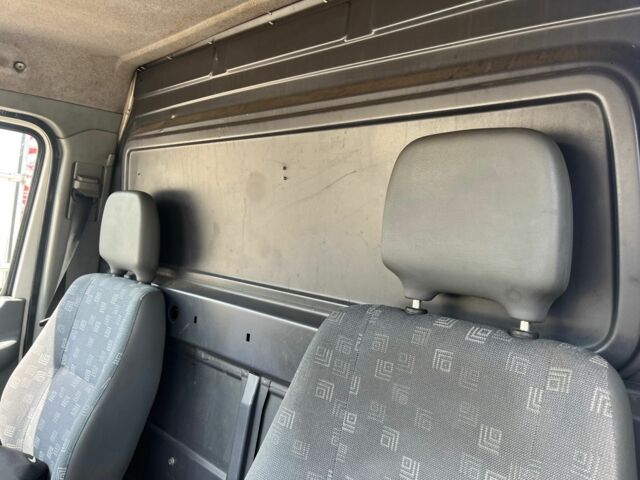Белый Мерседес Sprinter, объемом двигателя 2.2 л и пробегом 400 тыс. км за 3000 $, фото 7 на Automoto.ua