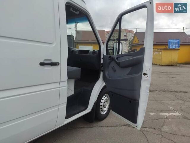 Белый Мерседес Sprinter, объемом двигателя 0 л и пробегом 298 тыс. км за 17500 $, фото 19 на Automoto.ua