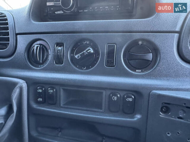 Белый Мерседес Sprinter, объемом двигателя 2.2 л и пробегом 341 тыс. км за 6900 $, фото 22 на Automoto.ua