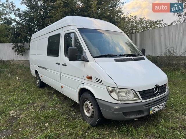 Белый Мерседес Sprinter, объемом двигателя 2.2 л и пробегом 388 тыс. км за 9700 $, фото 3 на Automoto.ua