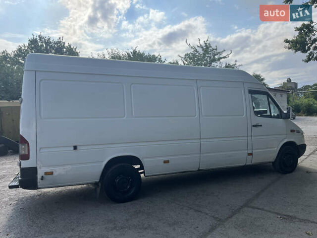 Белый Мерседес Sprinter, объемом двигателя 2.15 л и пробегом 554 тыс. км за 7000 $, фото 8 на Automoto.ua