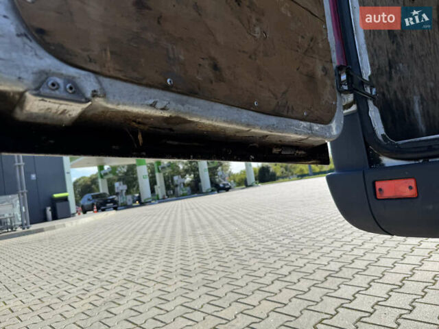 Білий Мерседес Sprinter, об'ємом двигуна 2.7 л та пробігом 450 тис. км за 17000 $, фото 34 на Automoto.ua